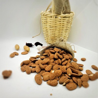 Almonds ( 500 gr ) 