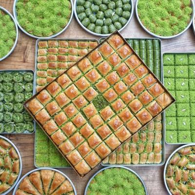 Special Square Slice Dry Baklava (with tray) - 1