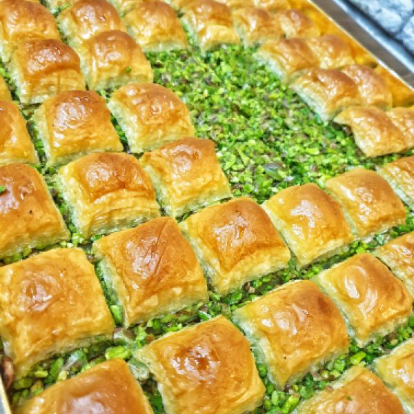 Special Square Slice Dry Baklava (with tray) - 2